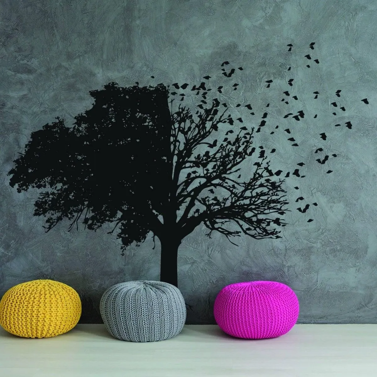 Chic Wall Sticker Featuring a Sophisticated Tree Silhouette Design