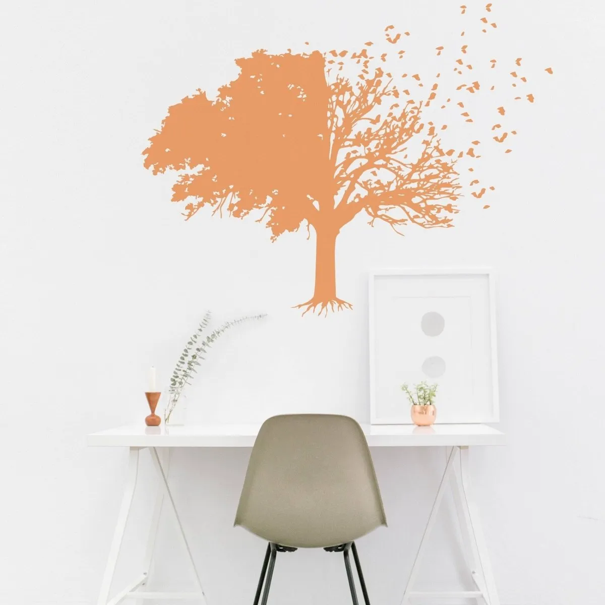 Chic Wall Sticker Featuring a Sophisticated Tree Silhouette Design