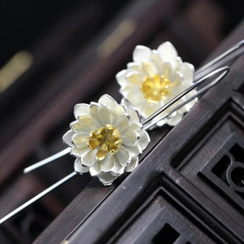 Chinese Jewelry Simple Flower Dangle Earrings For Women in Silver Color