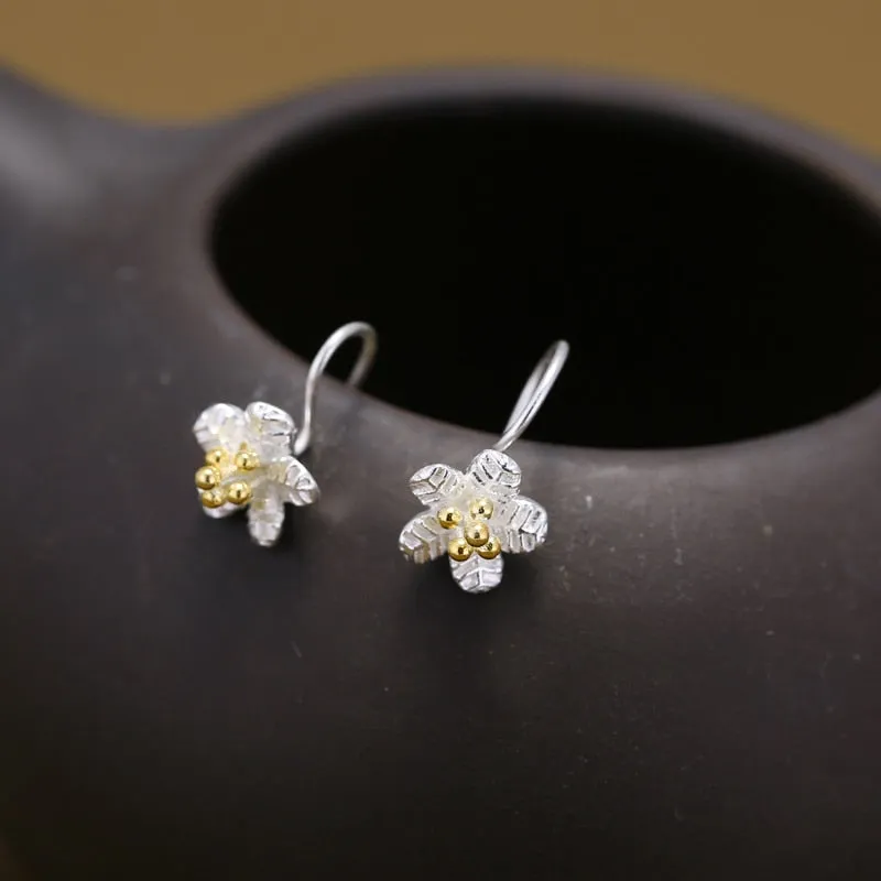 Chinese Jewelry Simple Flower Dangle Earrings For Women in Silver Color