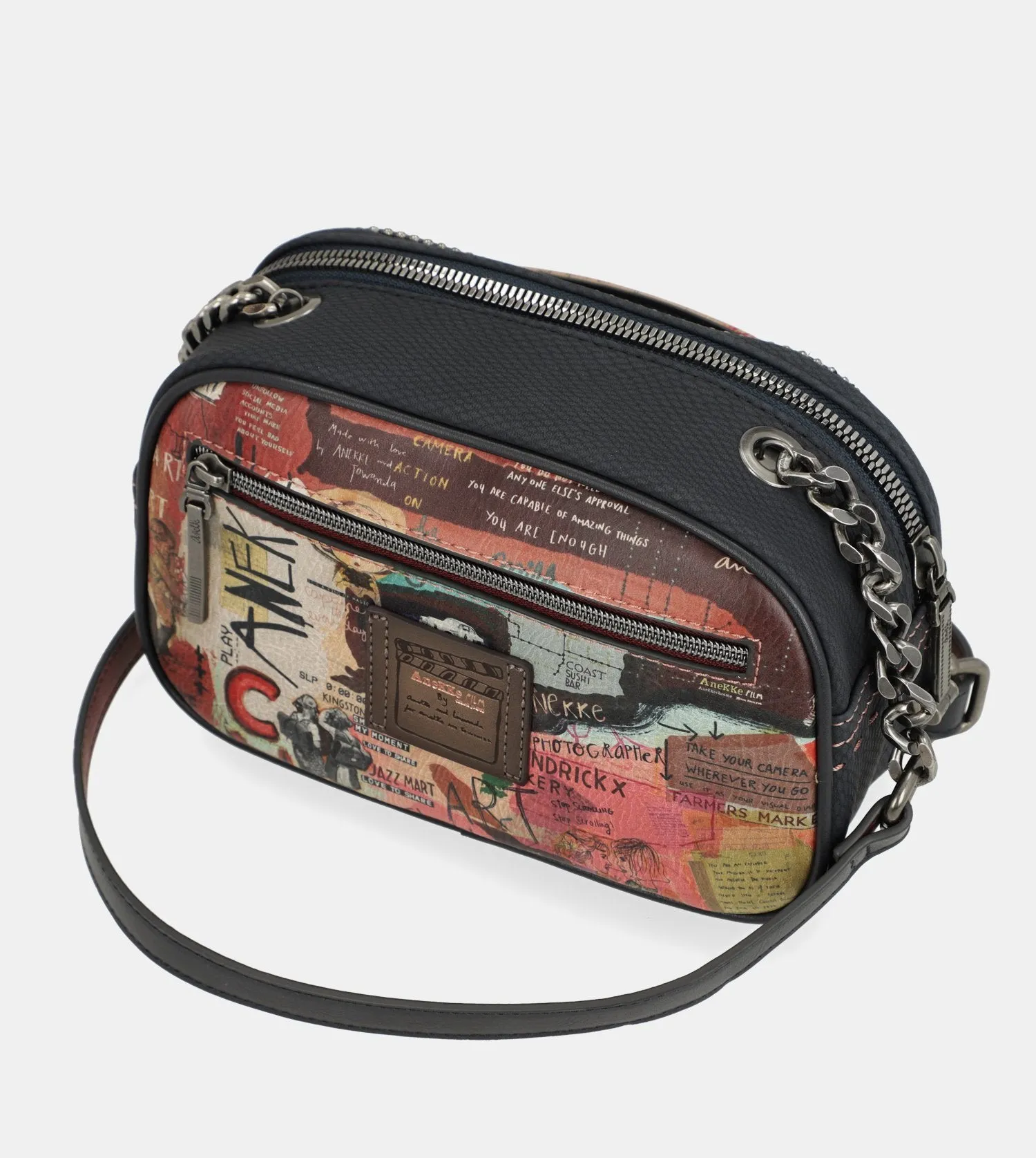 City Art crossbody bag with a chain