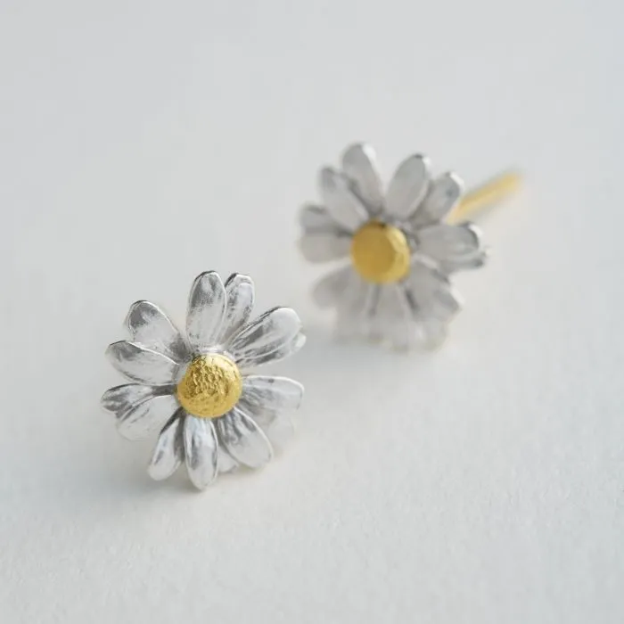 Classic Daisy Stud Earrings