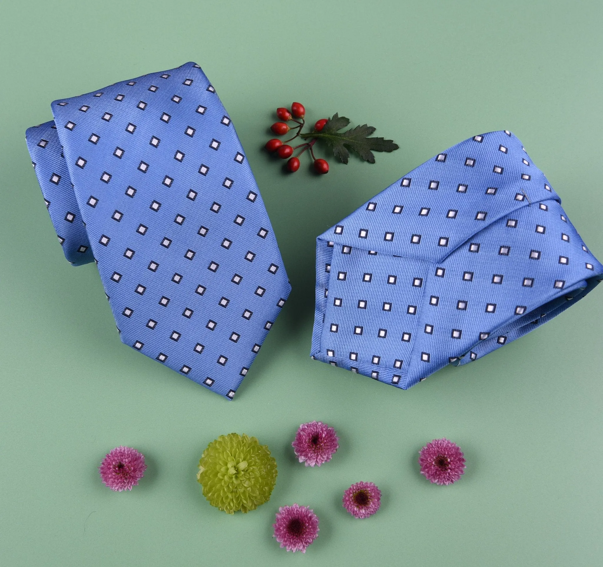 Classic Light Blue Diamond Square Super Match Pairing Skinny Tie 3"