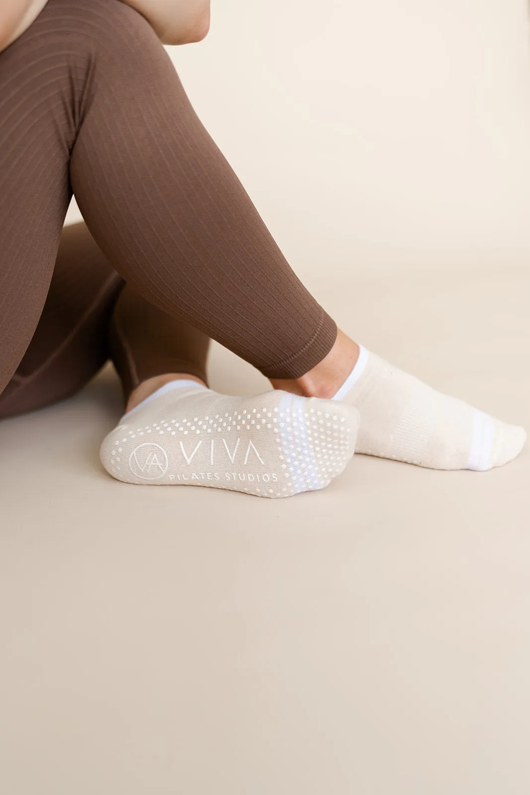 Classic Low Rise Grip Socks - Cream