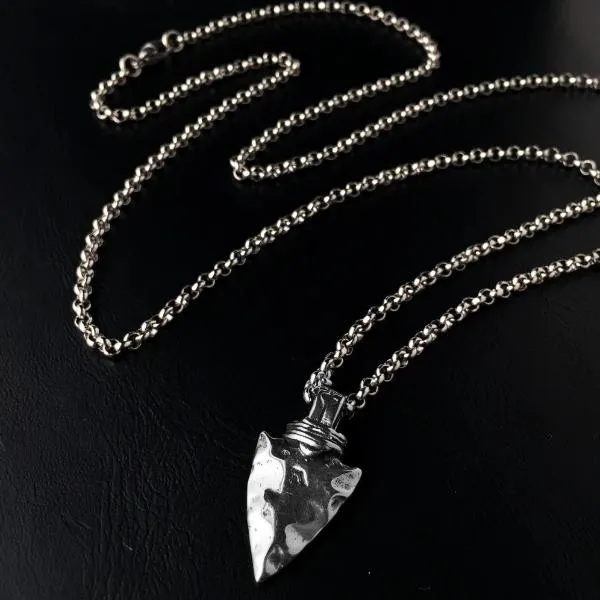 Classy Men Silver Spearhead Pendant Necklace