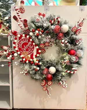 Corona decorada dulces / Candy decorated wreath