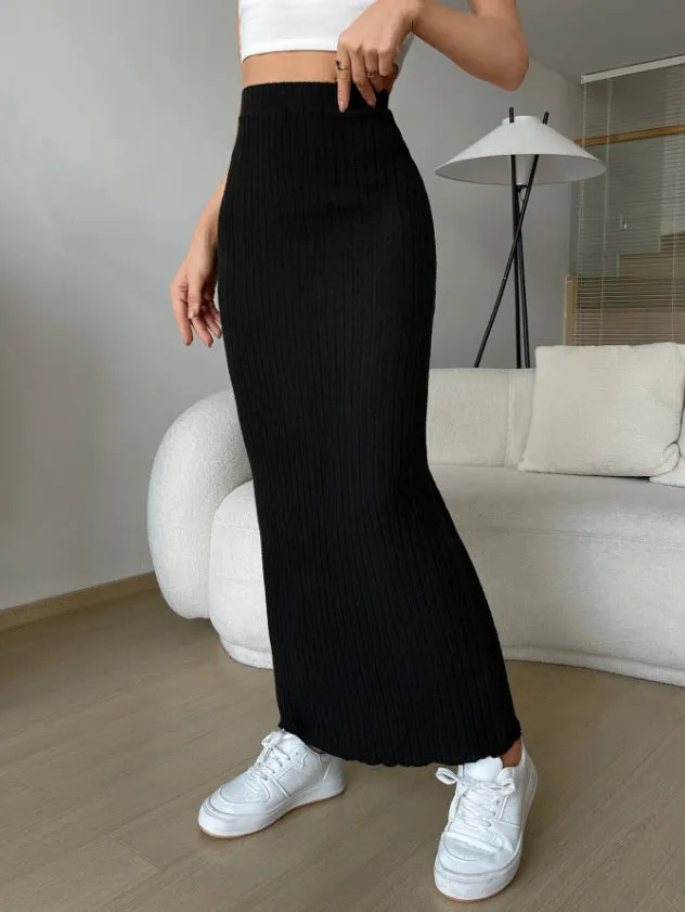 CozyKnit High-waisted slim-fitting knitted skirt