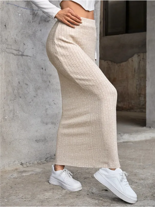 CozyKnit High-waisted slim-fitting knitted skirt