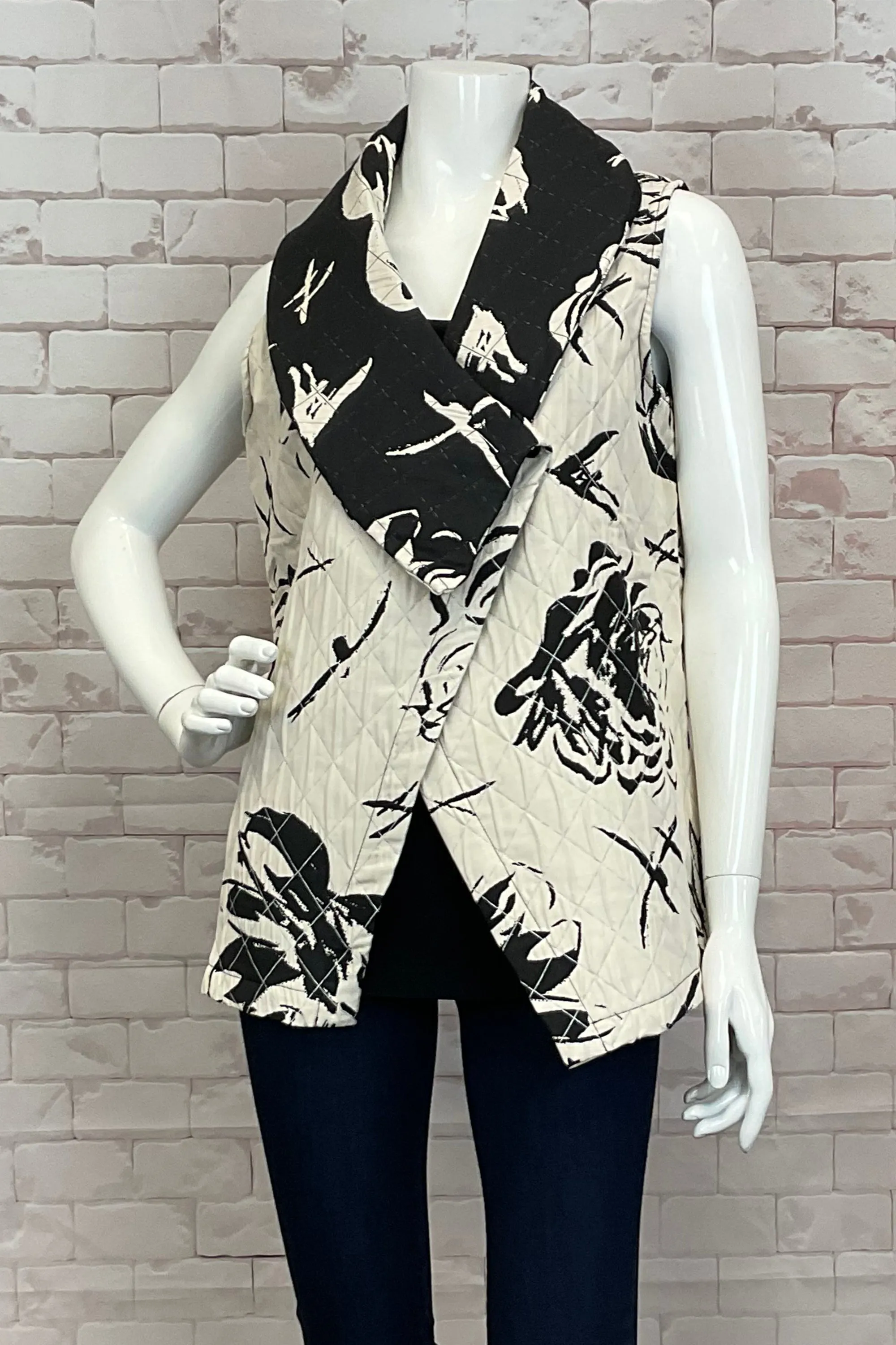 CREAM BLACK FLORAL QUILTED VEST