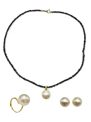 CREAMY WHITE WITH BLACK DIAMOND NECKLACE