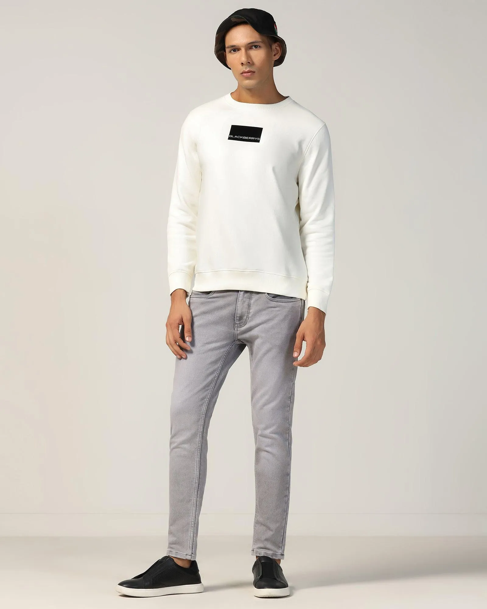 Crew Neck Off White Solid Sweatshirt - Uno