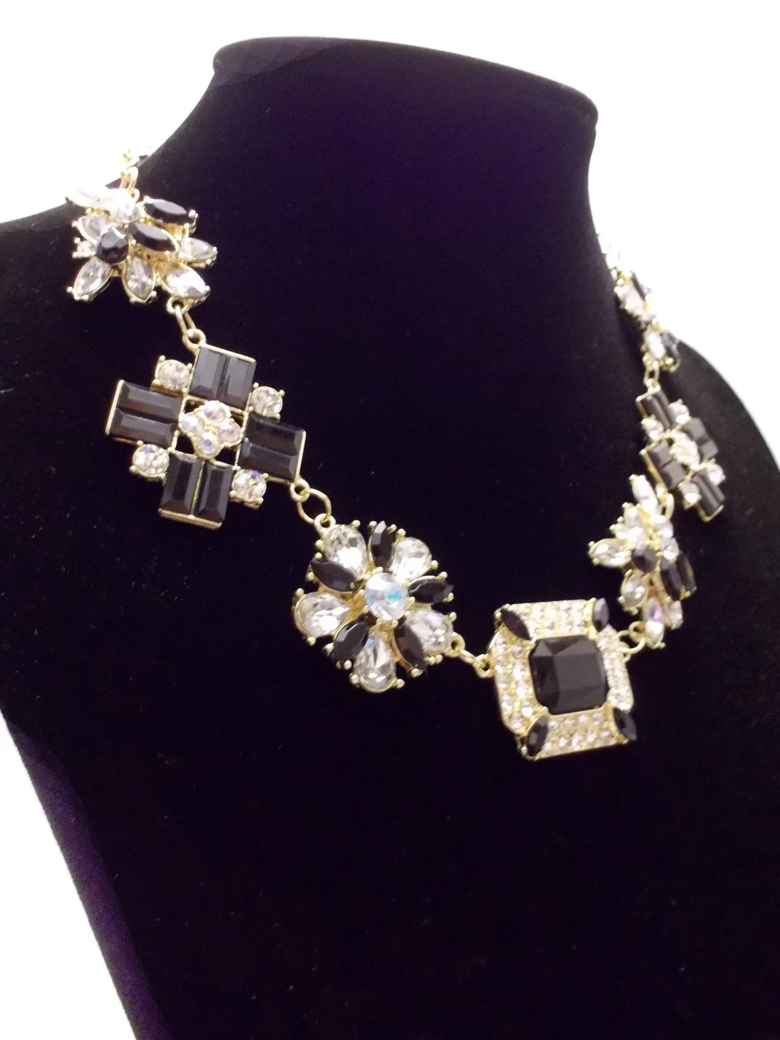 Crystal Cluster Jewels Statement Necklace- Black