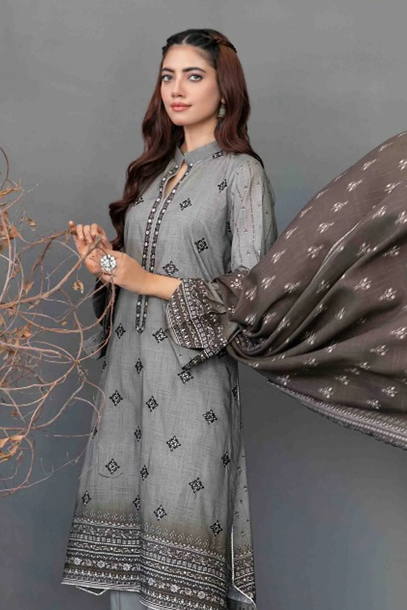 Daleesha By Tawakkal Unstitched 3 Piece Digital Printed Staple Collection'2024-D-3987