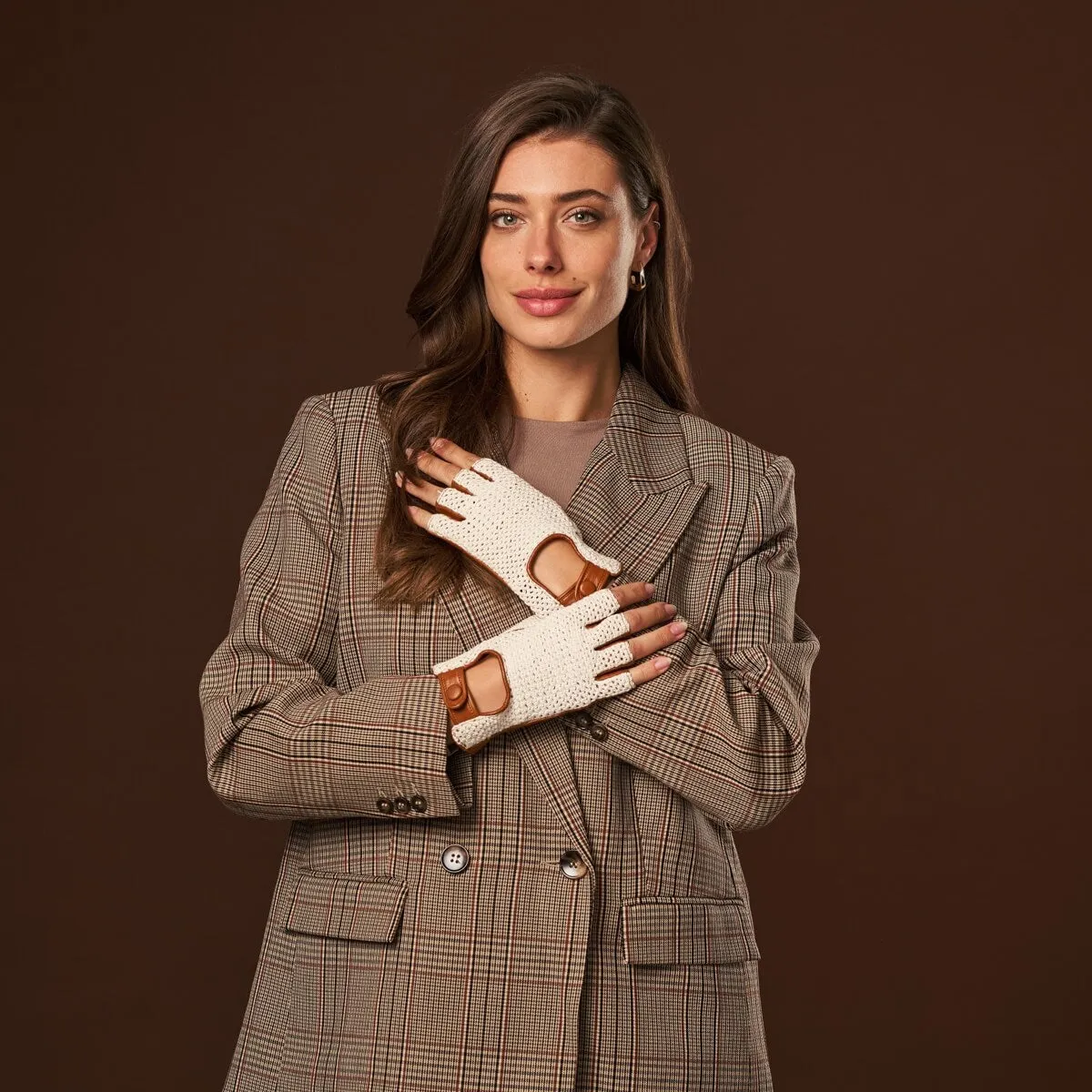 Daniella (cognac) - Hand-sewn Italian crochet driving gloves from lambskin leather