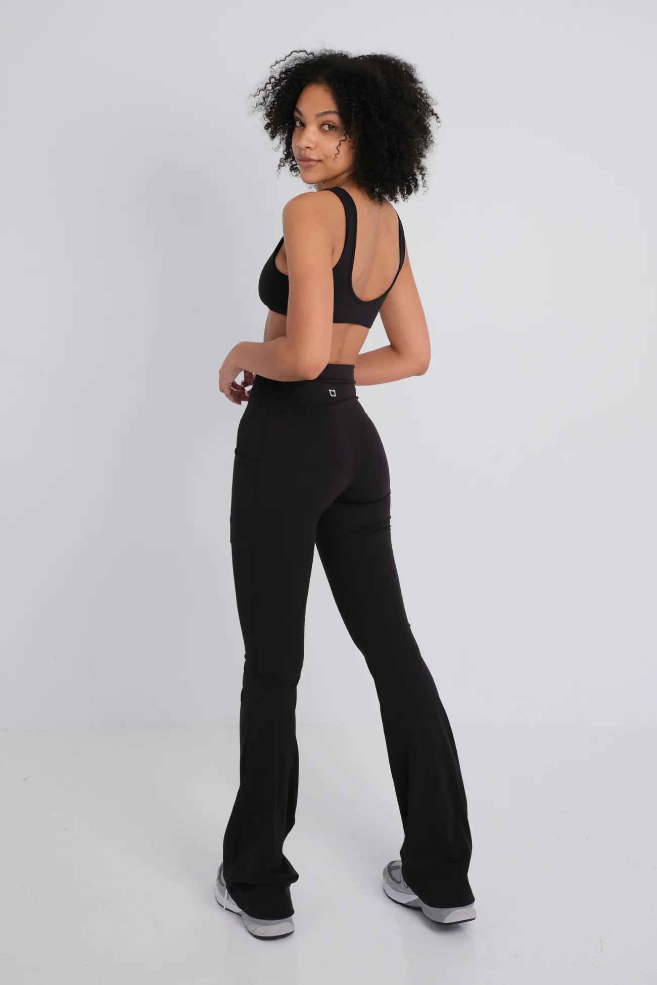 Daze Flare Pocket (Extra Tall) Leggings - Black