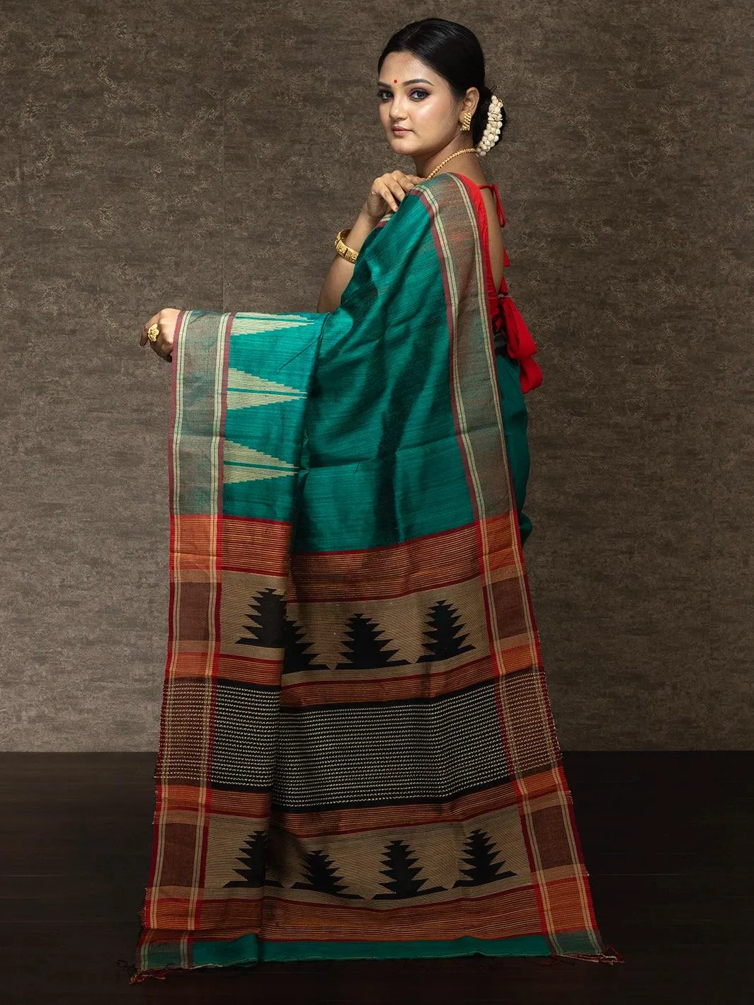 Deep Green Handwoven Matka Jamdani Silk Saree