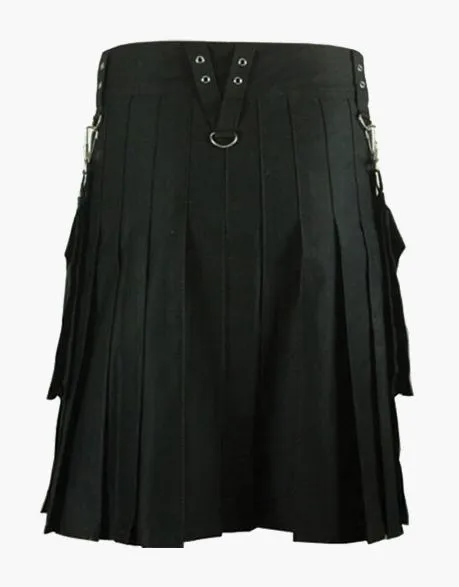 DETACHABLE POCKETS ON A BLACK UTILITY KILT