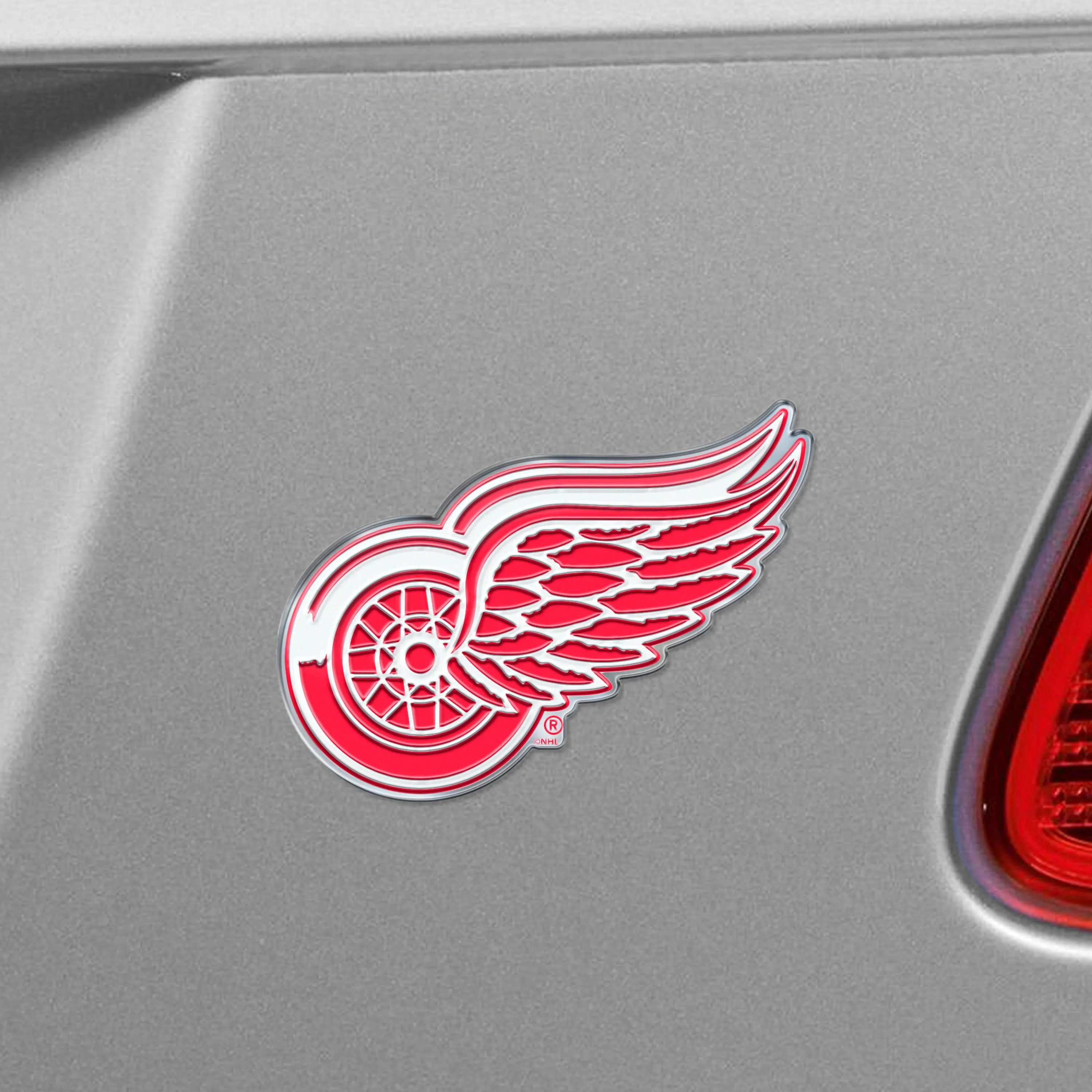 Detroit Red Wings Heavy Duty Aluminum Embossed Color Emblem