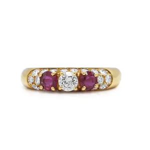 Diamond & Ruby Ring - 18ct Yellow Gold