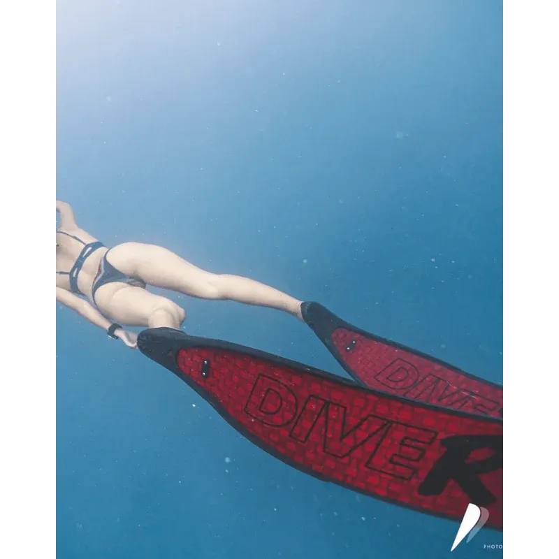 DiveR Innegra Red Long Blade Fins