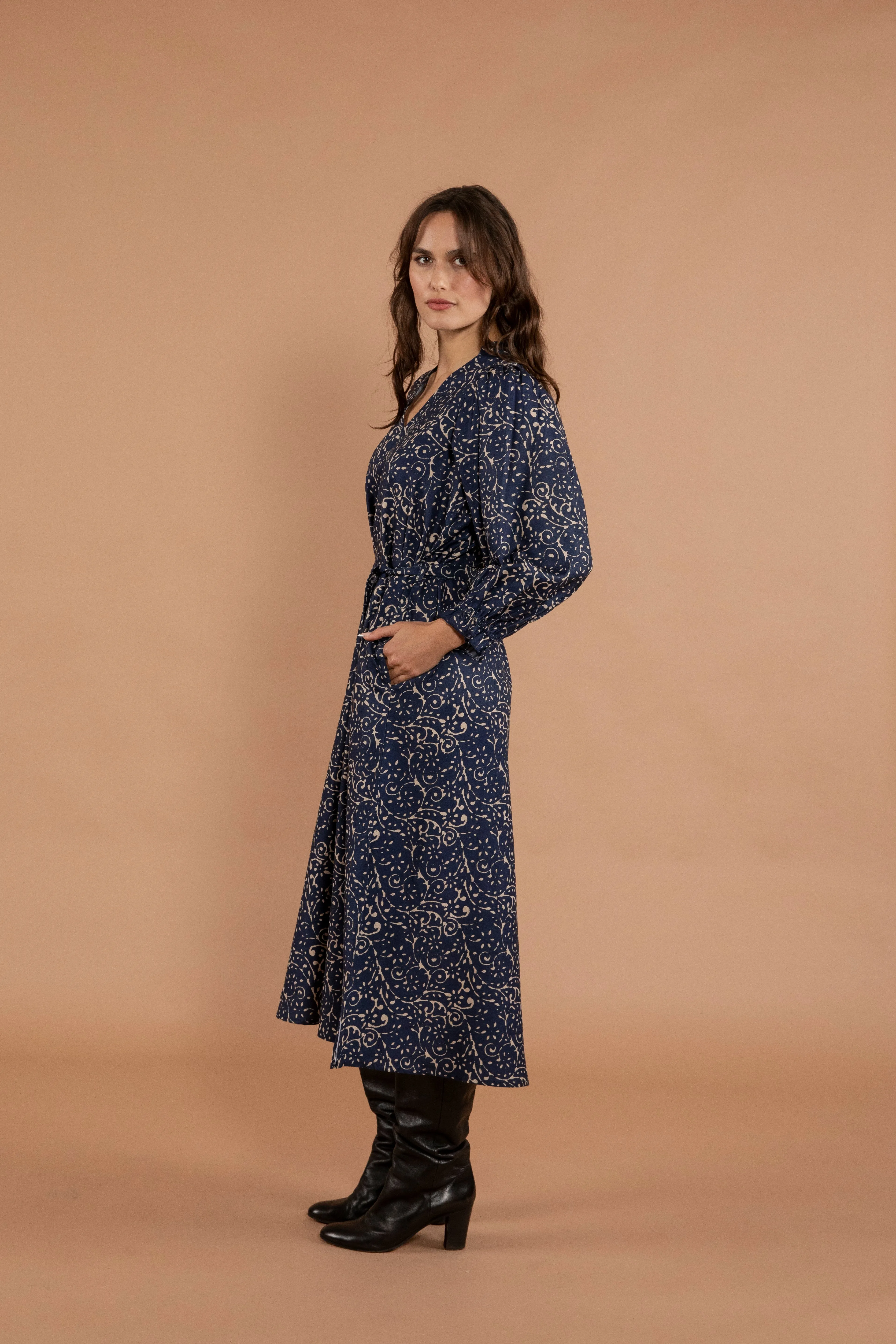 Divya L/S Midi Dress