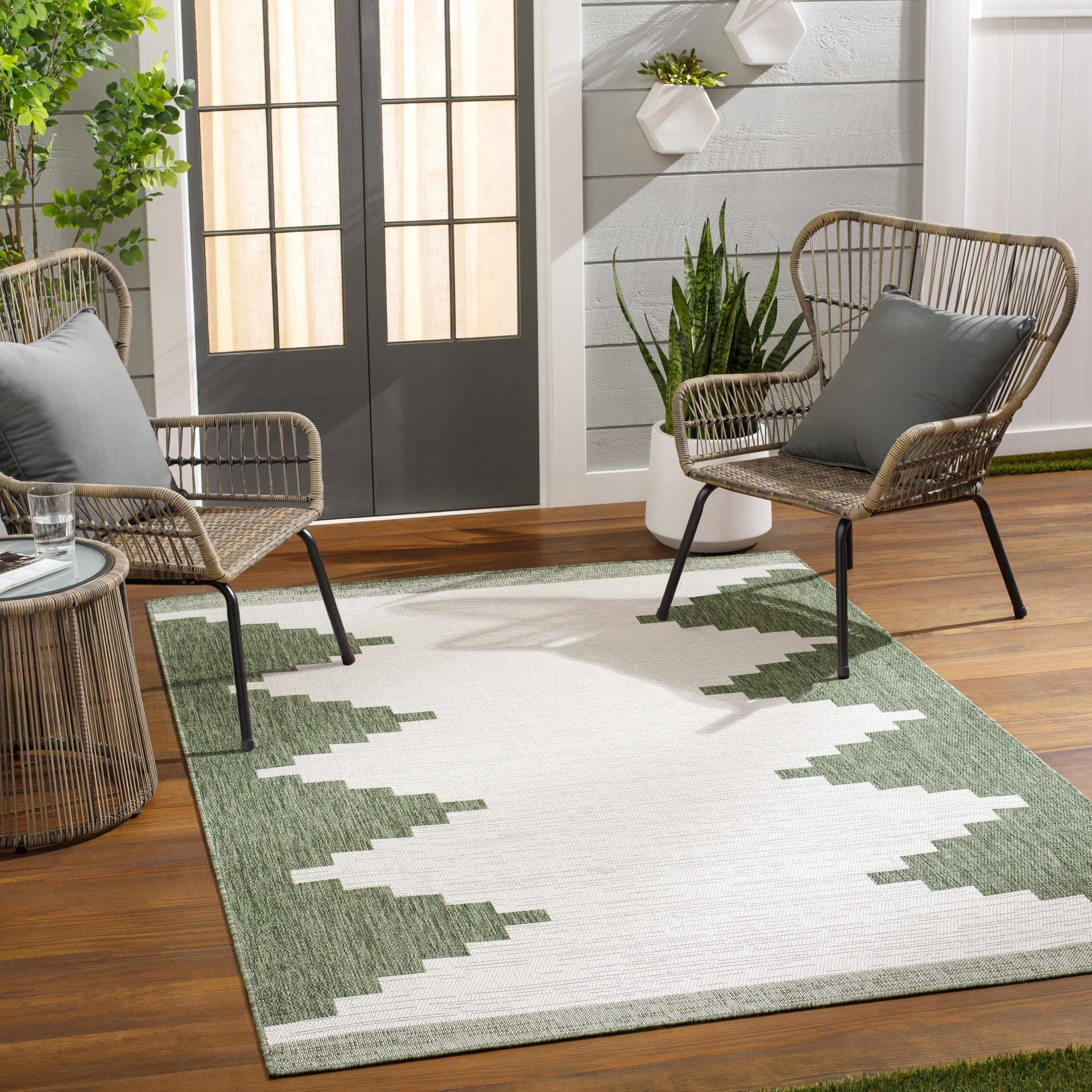 Djugun Green Indoor & Outdoor Rug