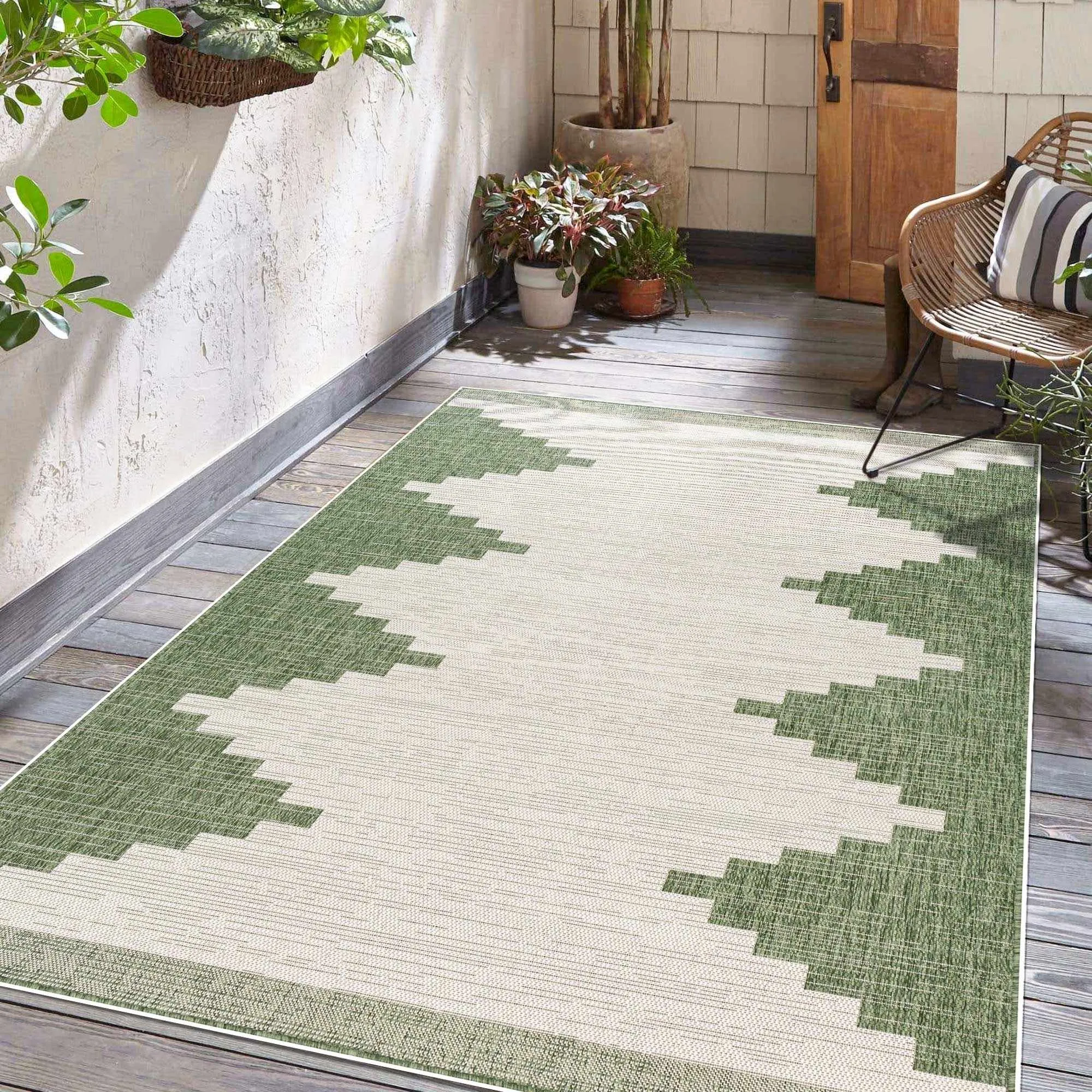 Djugun Green Indoor & Outdoor Rug