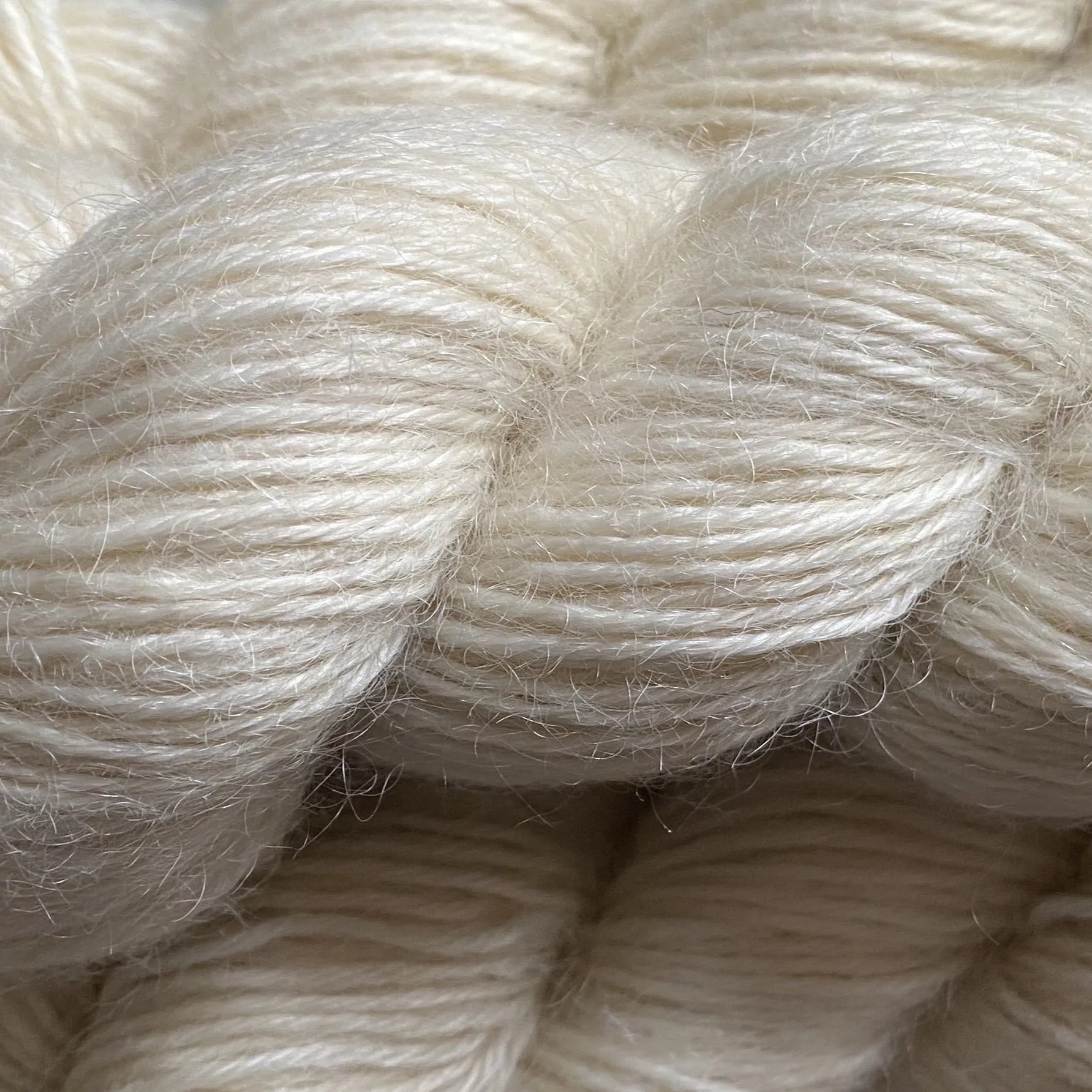 DK (8 Ply/Light Worsted) 100g (3.53 oz) Rare Breed Wensleydale and Luxury Kid Mohair Natural