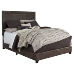 Dolante Contemporary Master Bedroom Queen Upholstered Bed