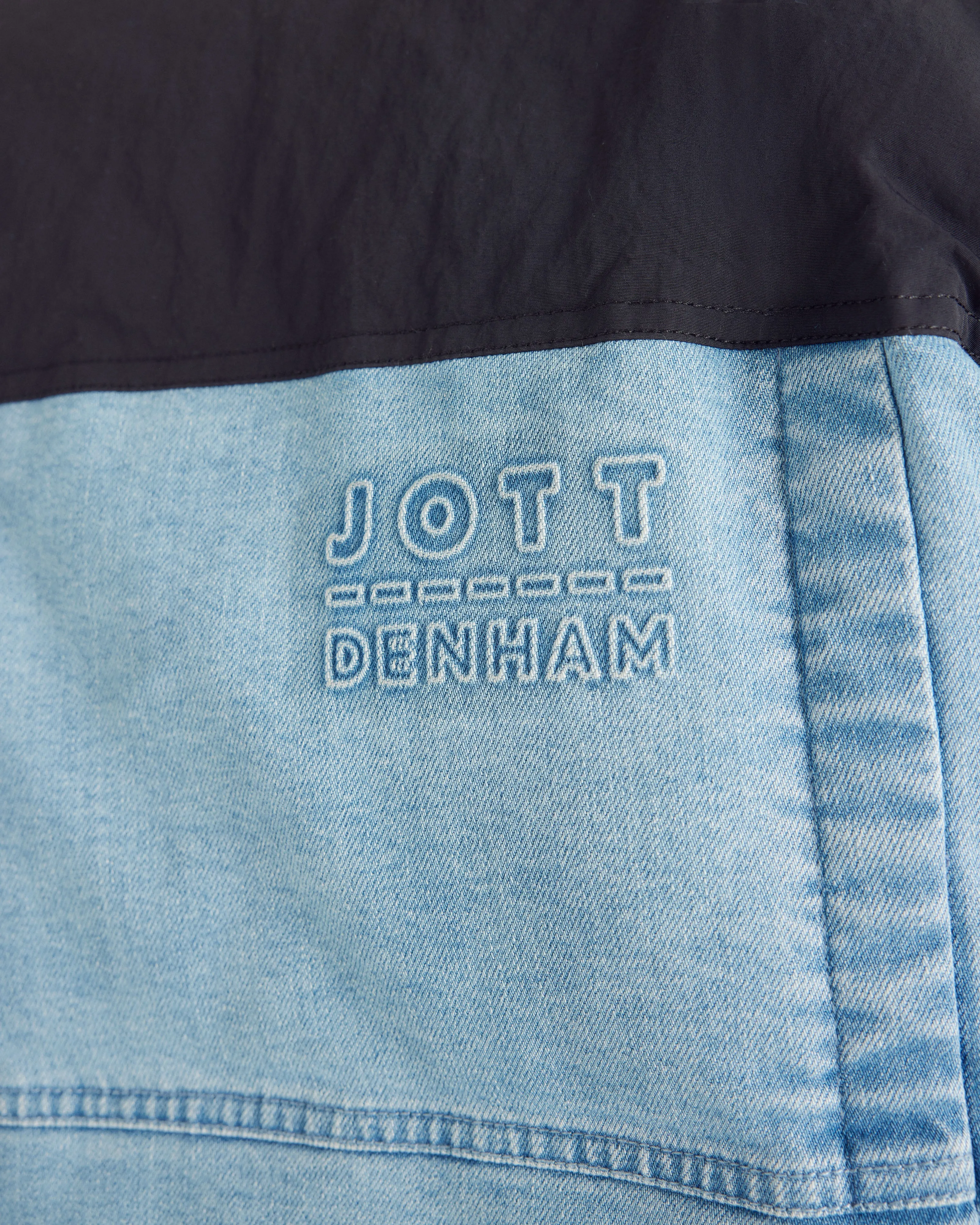 Doudoune 'Puffer' courte en denim Light denim jeans Aero WNW JOTT x DENHAM