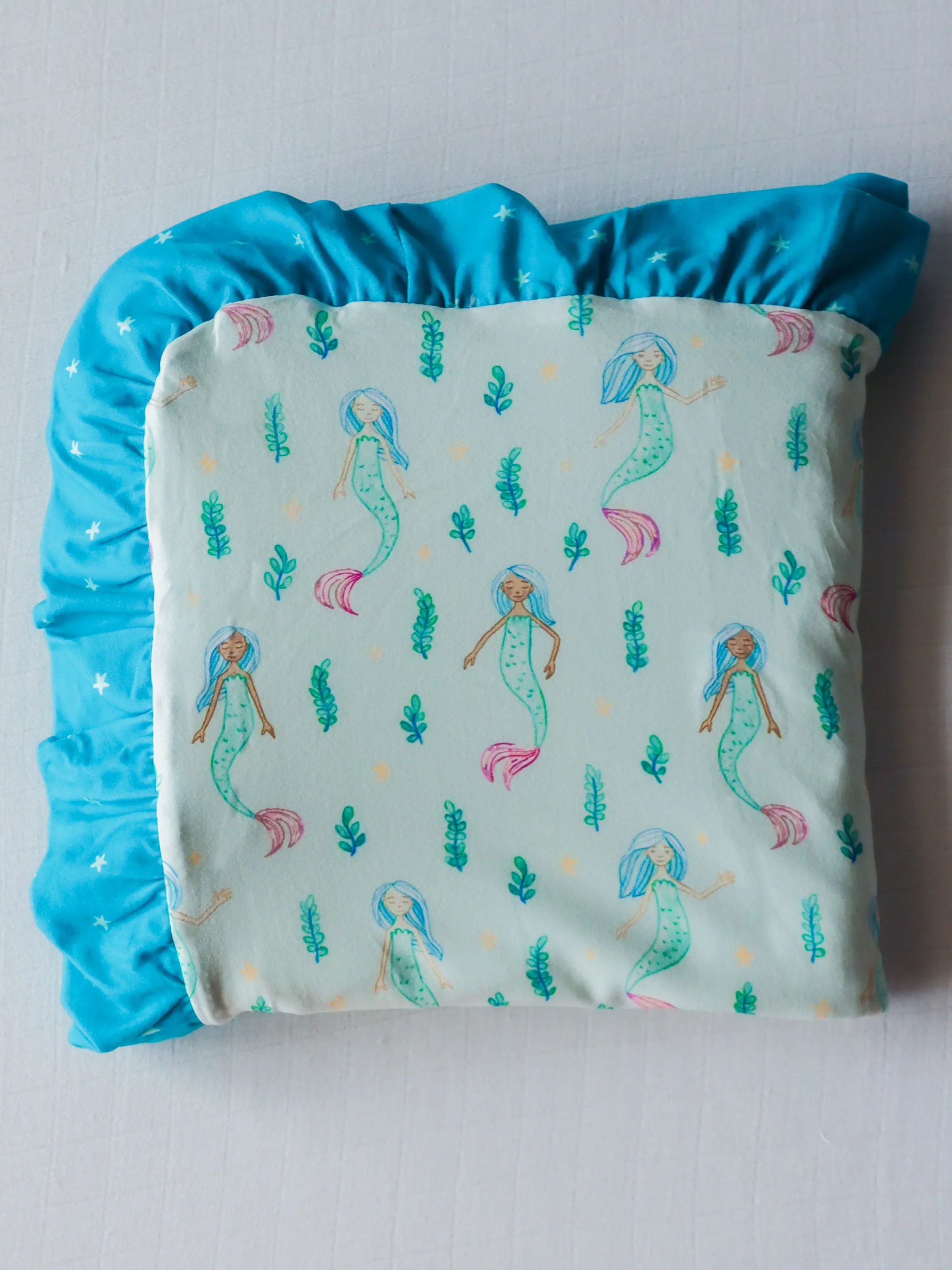 Dreamer Ruffled Blanket - Mermaid Princesses