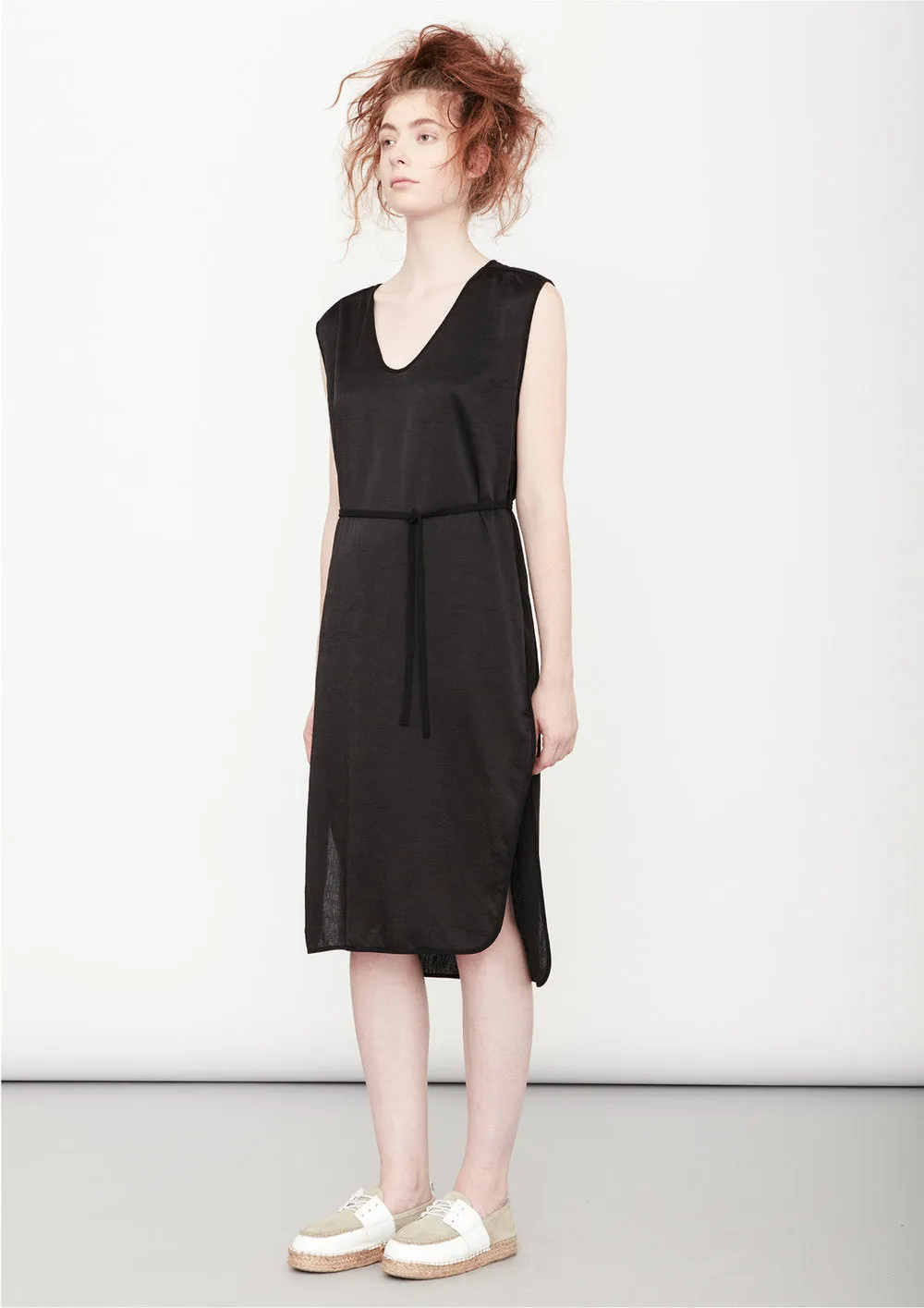 DRESS SLEEVELESS - black shiny