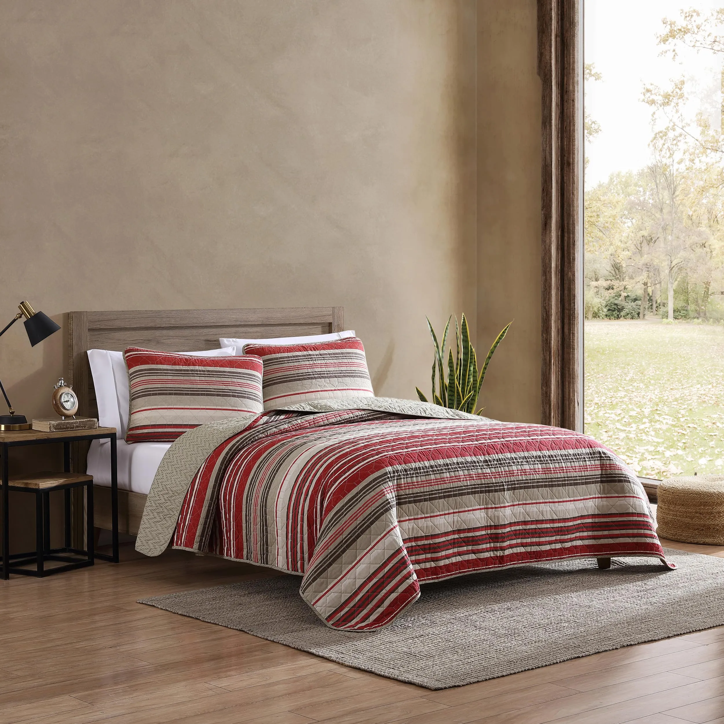 Eddie Bauer - Twin Quilt Set, Reversible Cotton Bedding with Matching Sham, Lightweight Home Decor for All Seasons (Yakima Red, Twin)