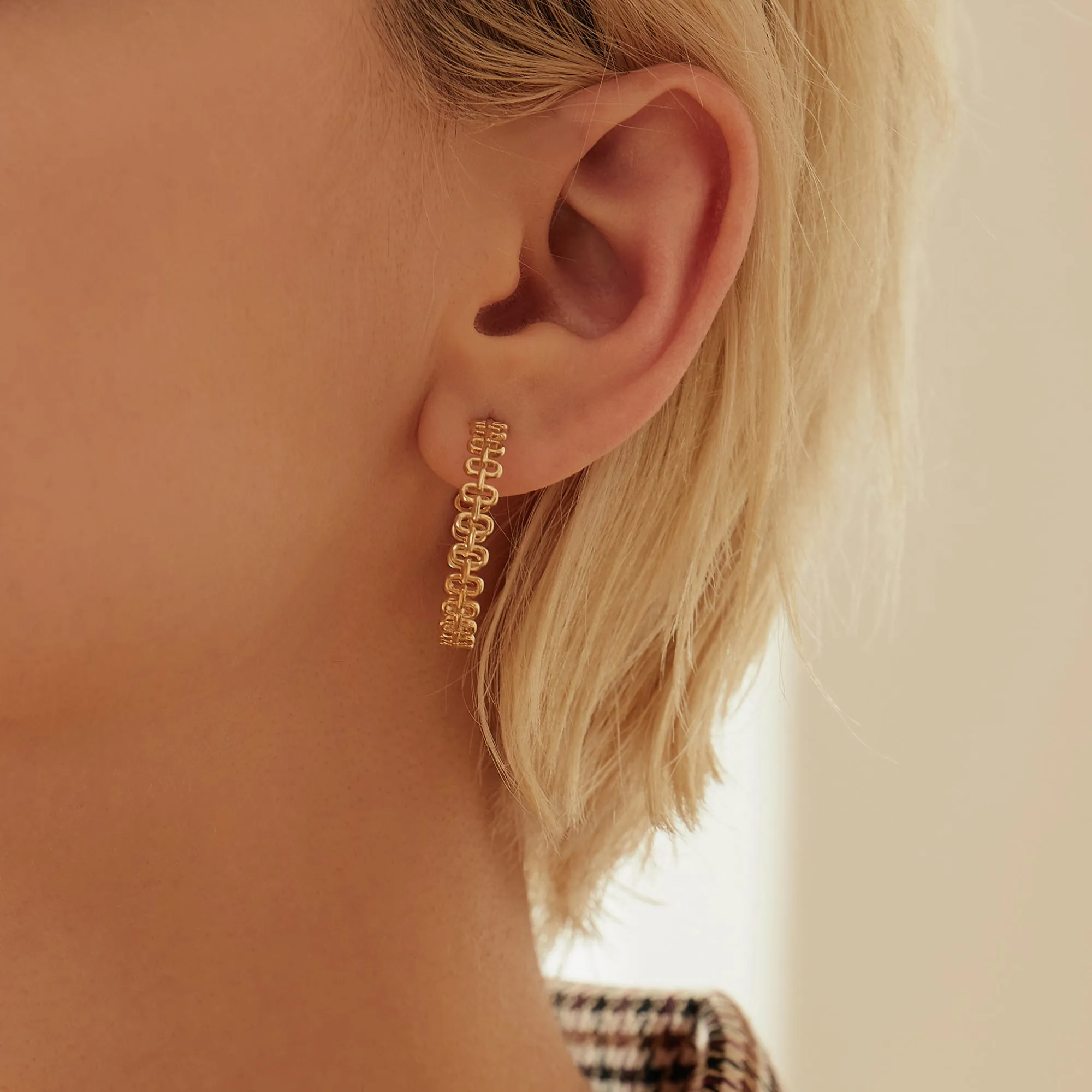 ELEANOR | Slender Paper Clip C-Hoop Earrings