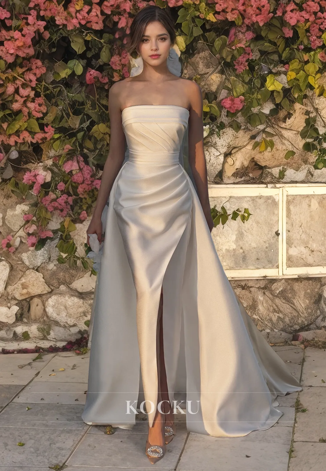 Elegant & Simple Sheath Strapless Pleats Satin Wedding Dress with Slit