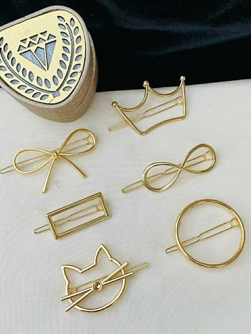 Elegant and trendy Golden Hair pins