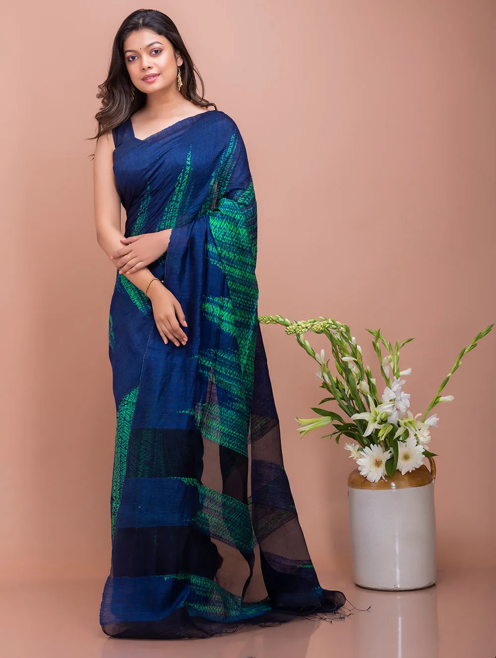 Elegant Bengal Handwoven Matka Silk Shibori Saree - Navy Blue & Green