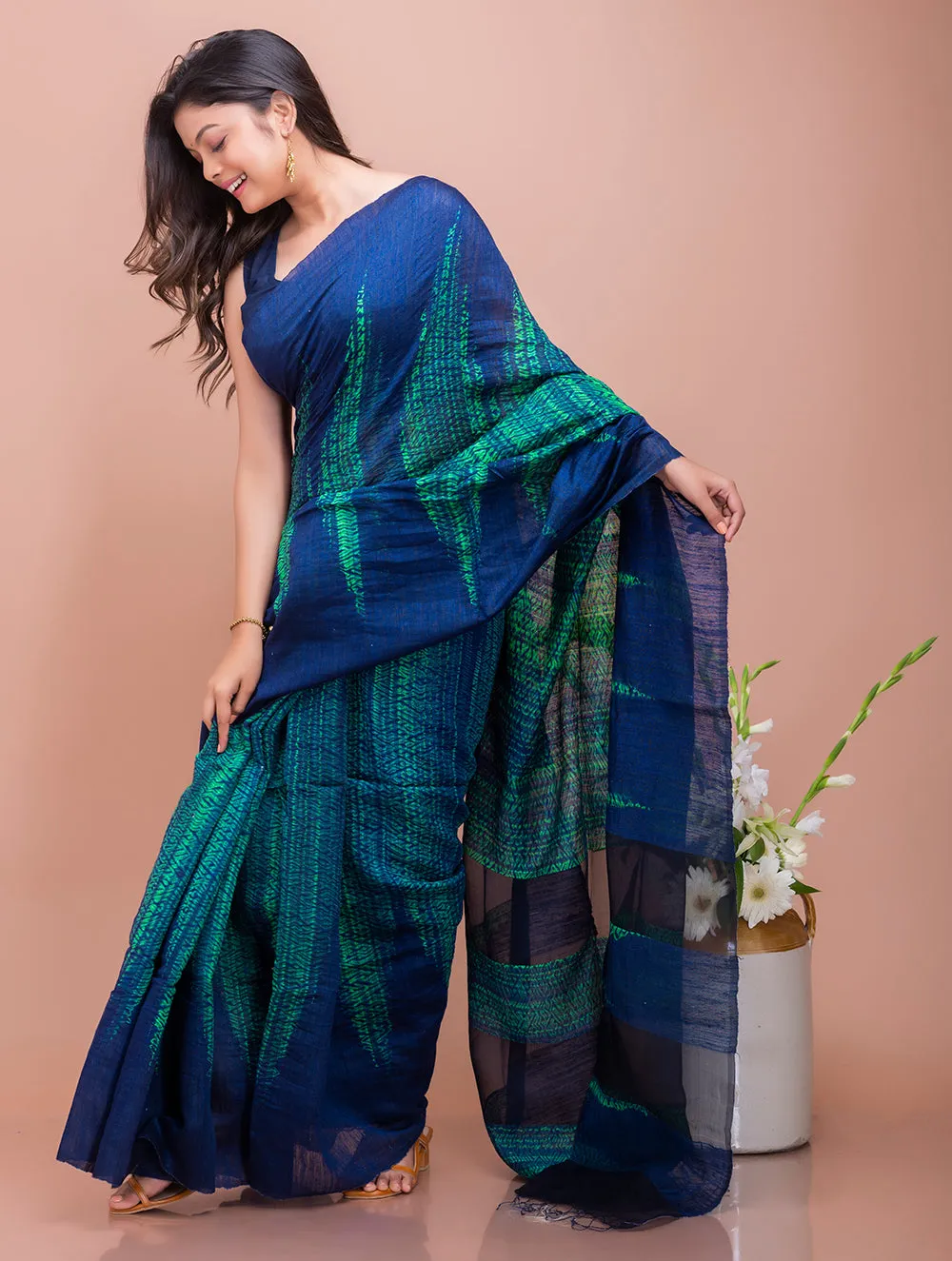 Elegant Bengal Handwoven Matka Silk Shibori Saree - Navy Blue & Green