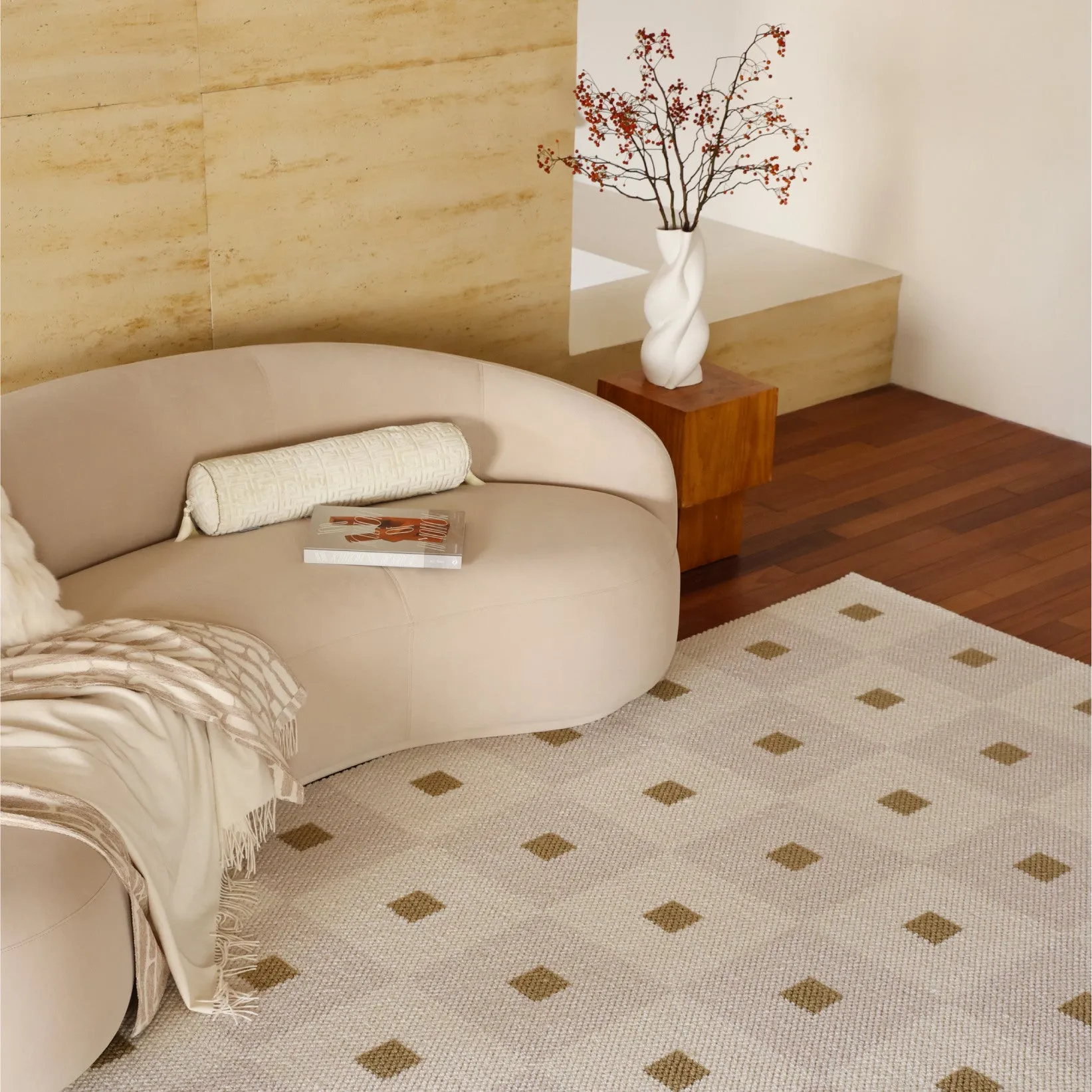 Elegant Design Wool Rug