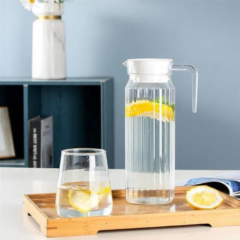 Elegant Glass Water Pitcher with Heat-Resistant Lid