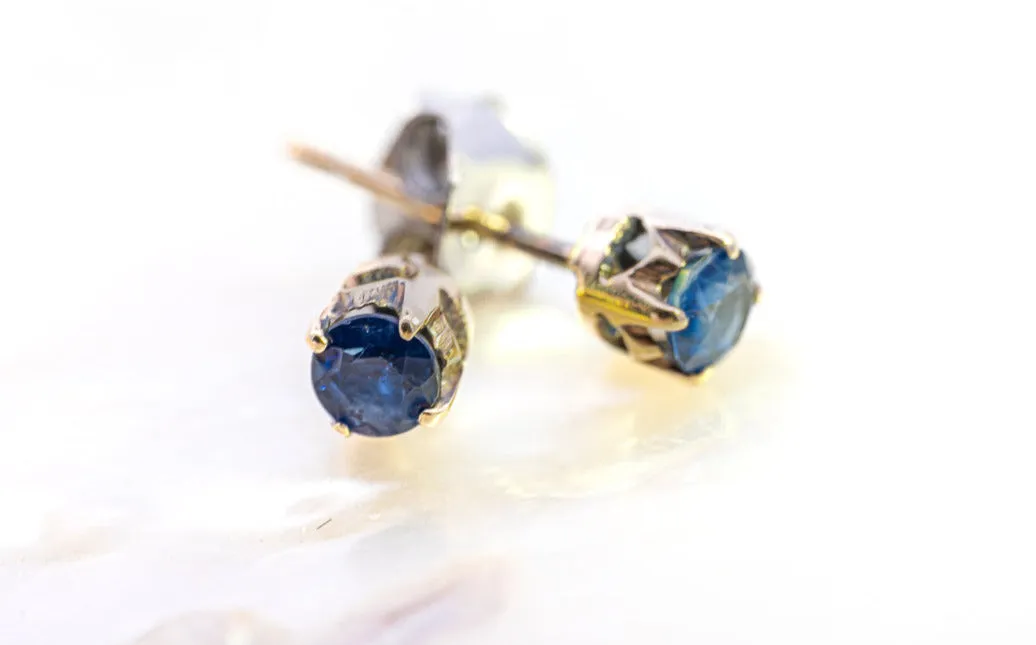 Elegant Gold-Plated Sapphire Stud Earrings - Timeless Elegance