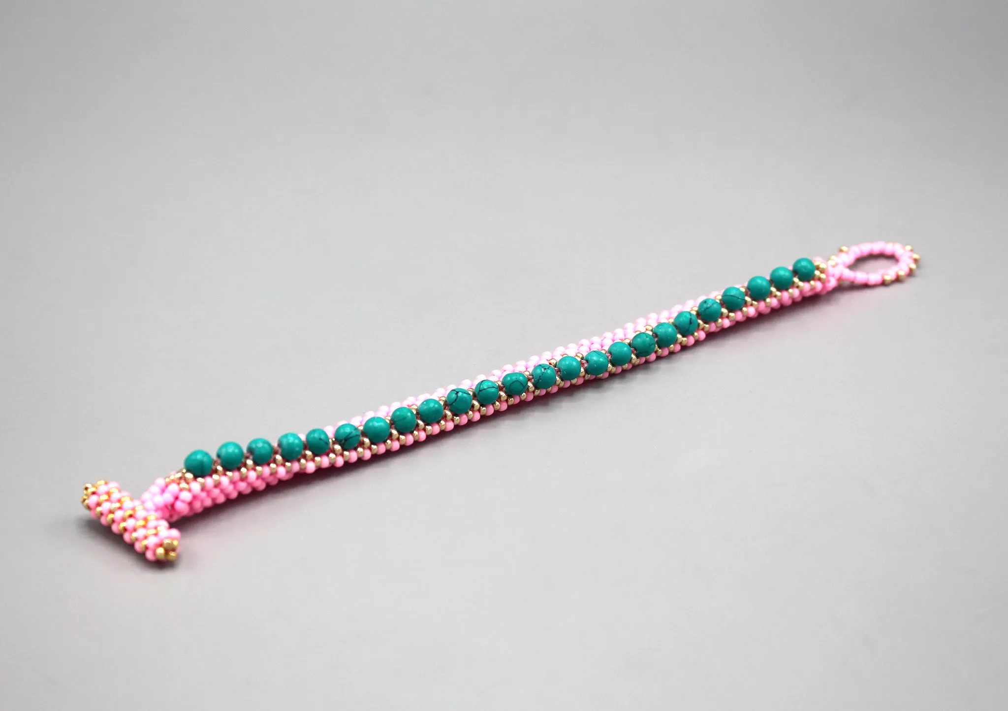 Elegant Green and Pink Glass Beads Women's Bracelet