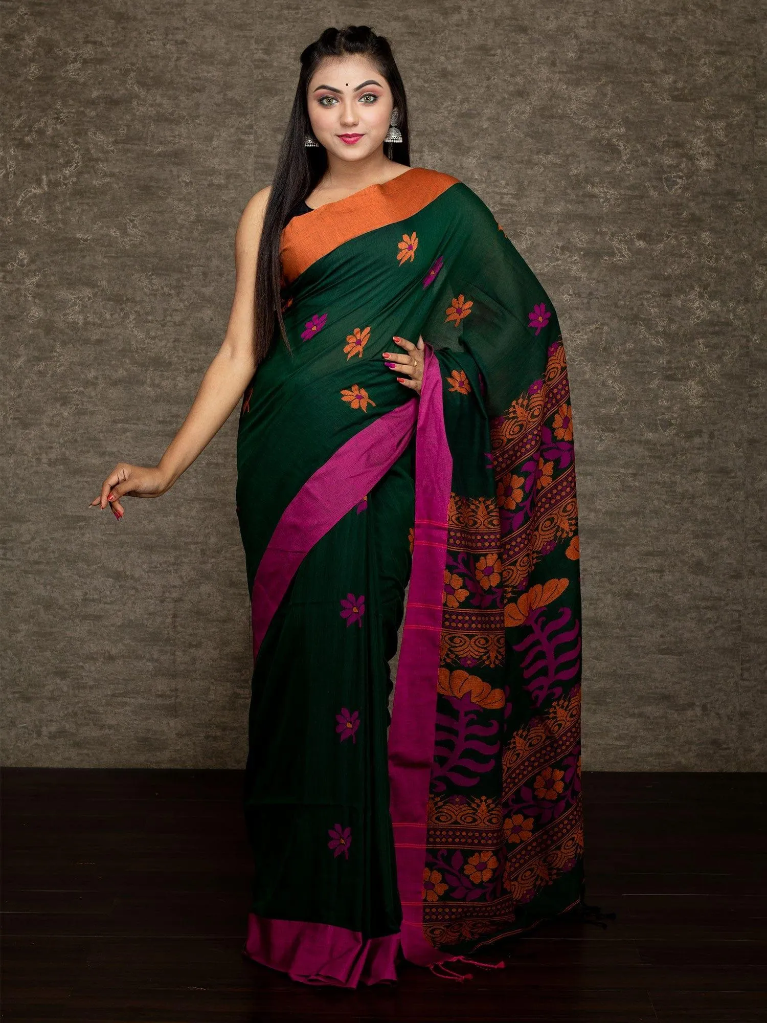 Elegant Green Handwoven Cotton Saree