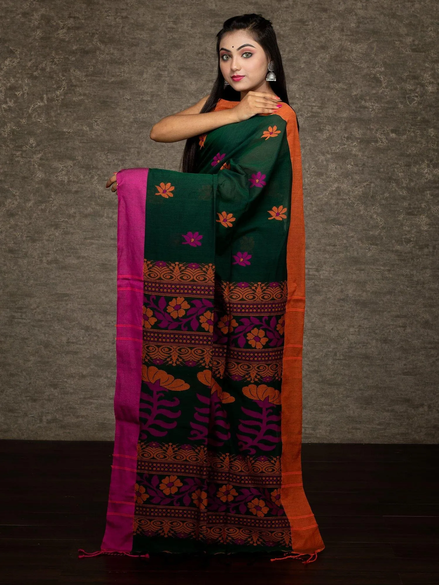 Elegant Green Handwoven Cotton Saree