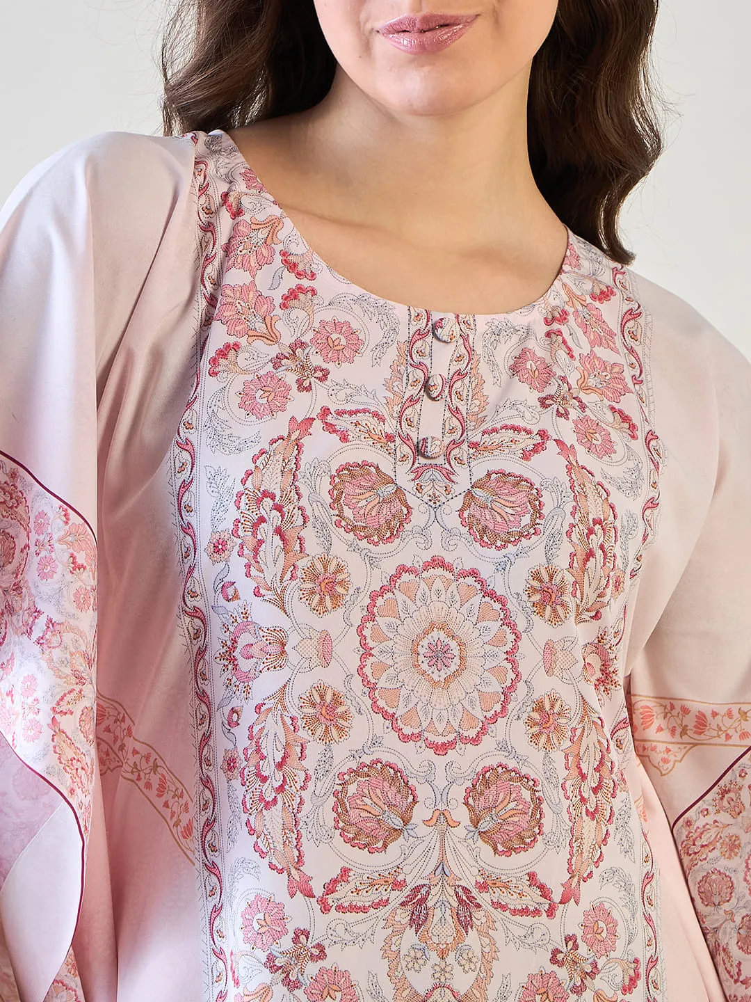 Elegant Pink Crepe Kaftan with Intricate Patterns