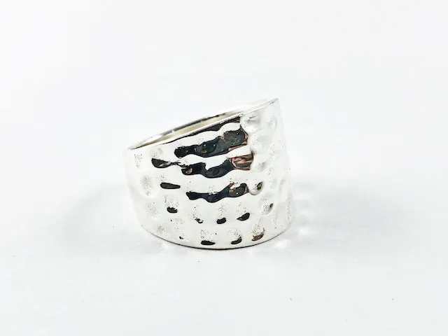 Elegant Shiny Metallic Hammered Style Silver Band Ring