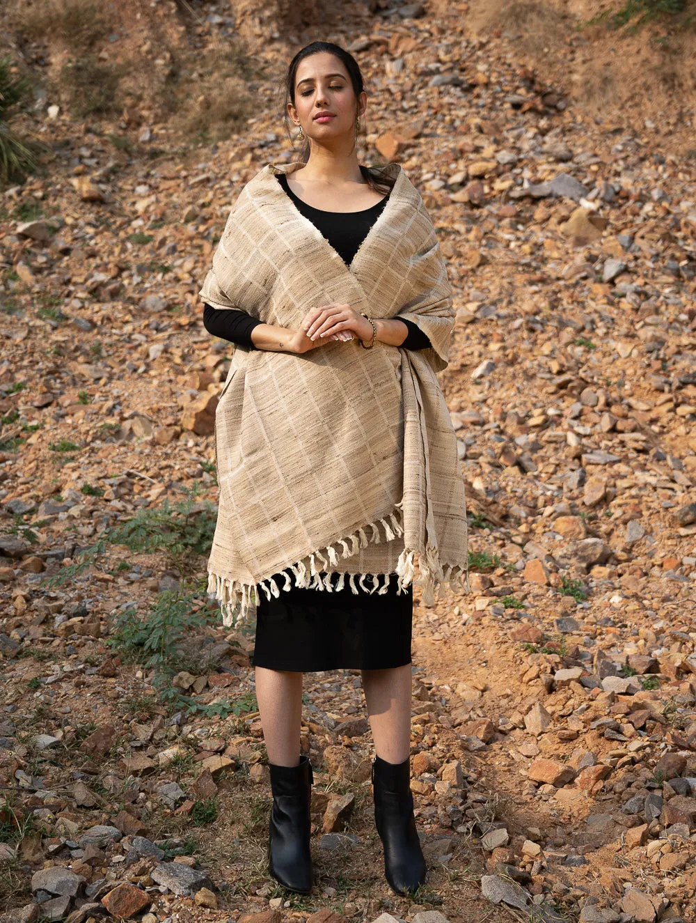 Elegant Warmth. Handwoven Wool Shawl - Checks