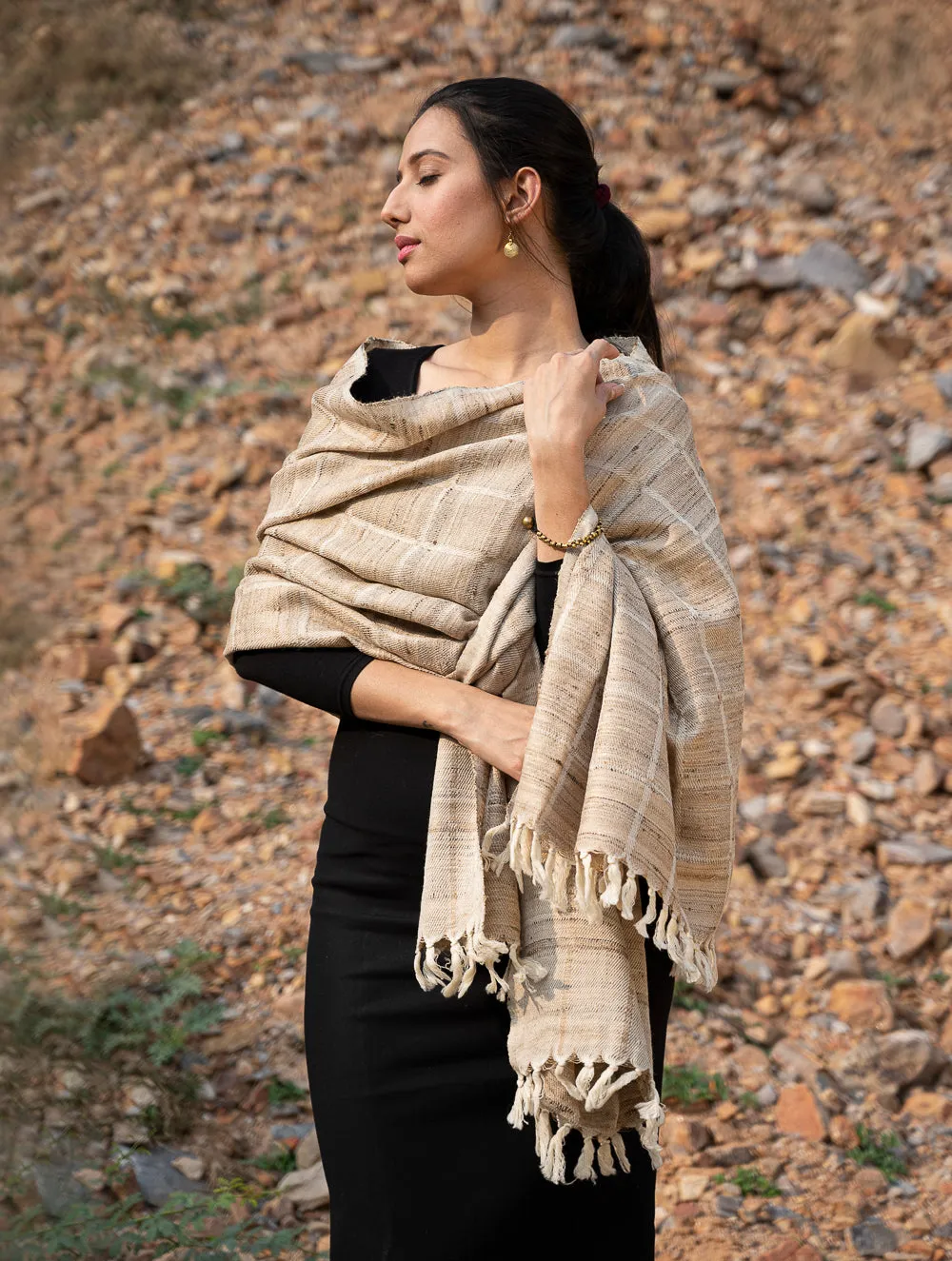 Elegant Warmth. Handwoven Wool Shawl - Checks