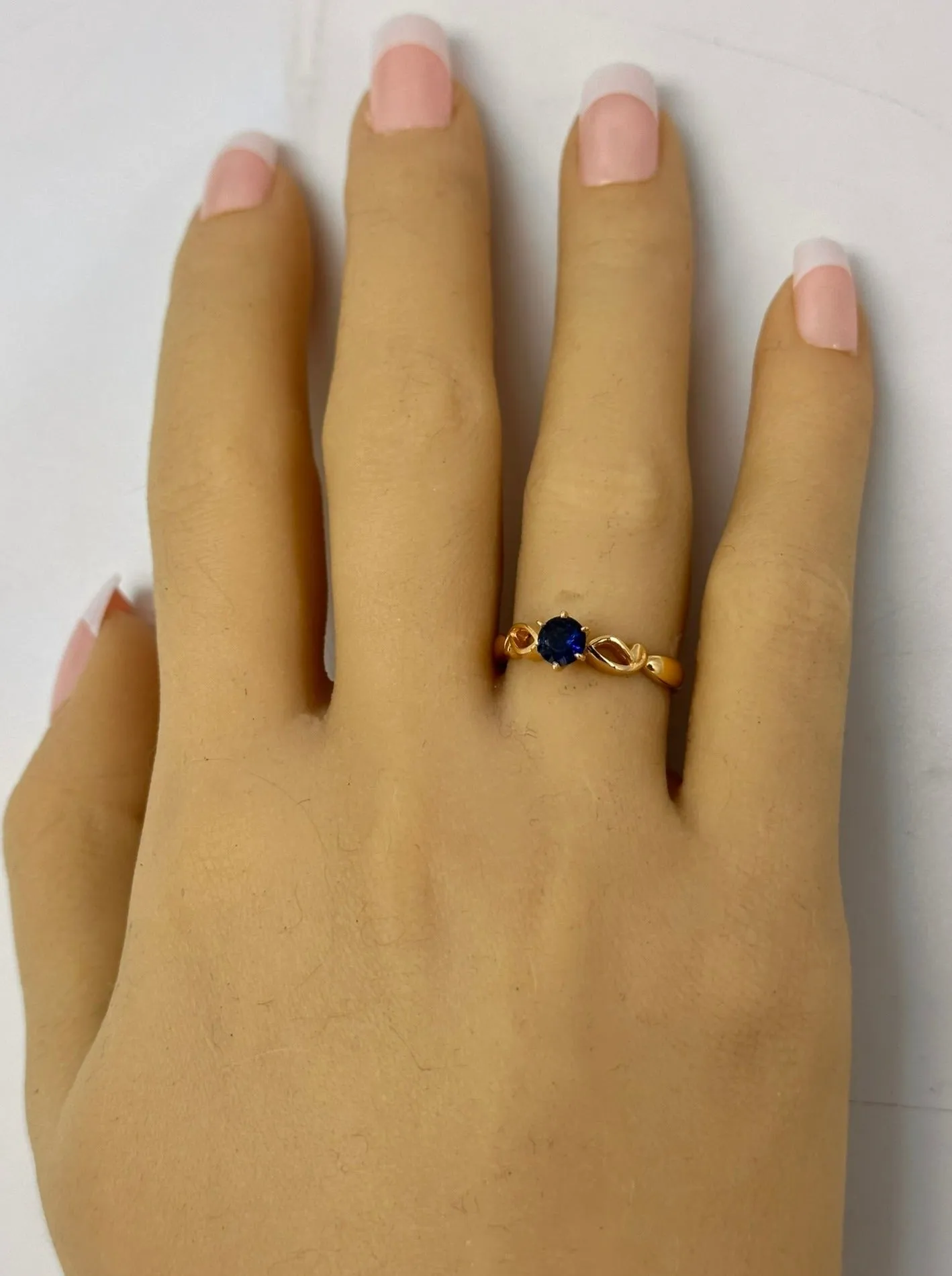 Enchanted 18ct Yellow Gold Single Stone Sapphire Ring - Deep Blue