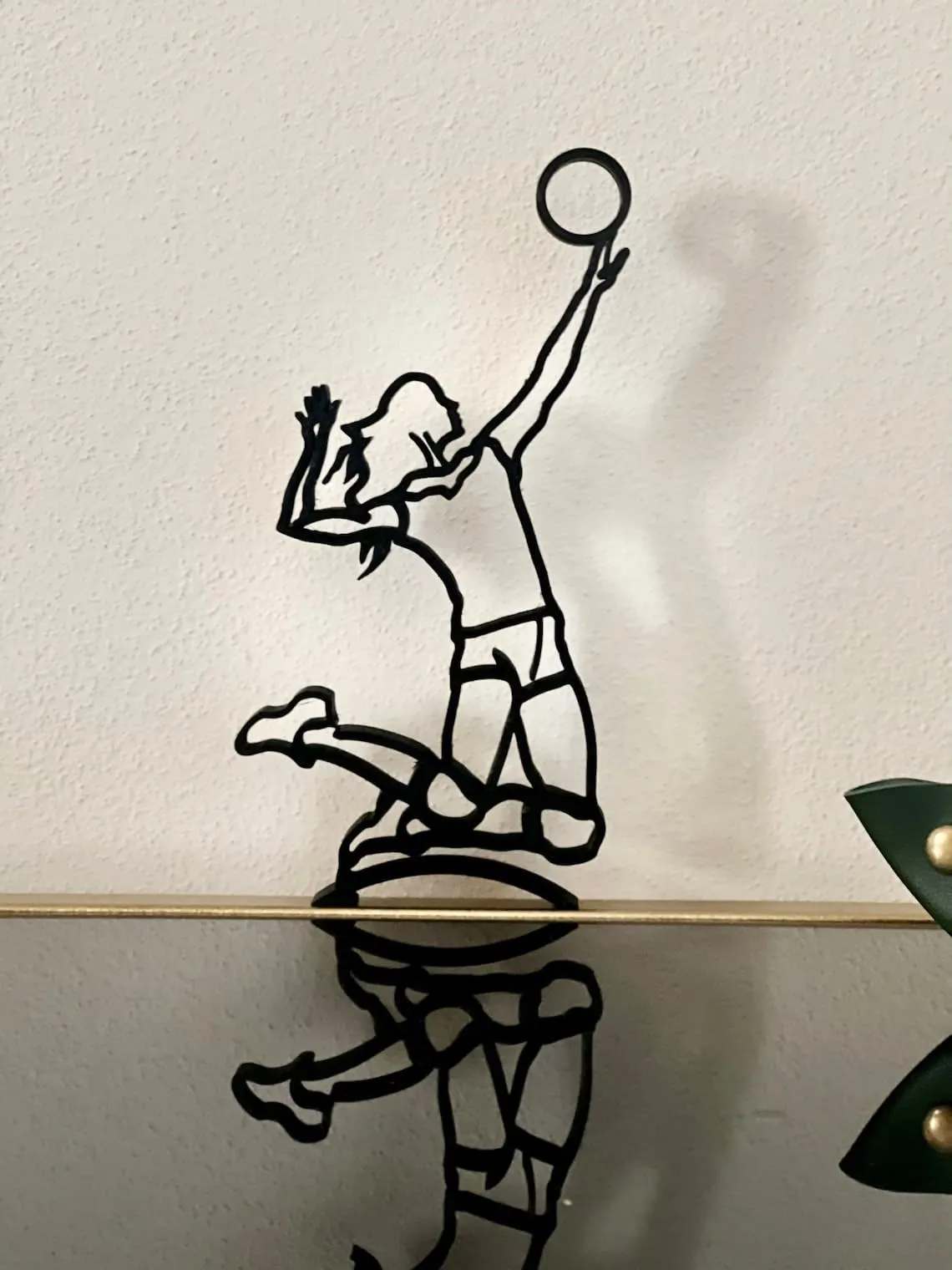 EROTNGO Minimalist Volleyball Player Figure - Beach Volleyball Home Decor, Gift, Christmas